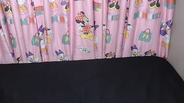 TrishahXo online show from June 2026 08:06:02 PM