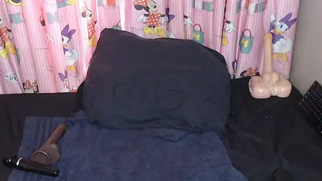 TrishahXo online show from June 2026 08:48:01 AM