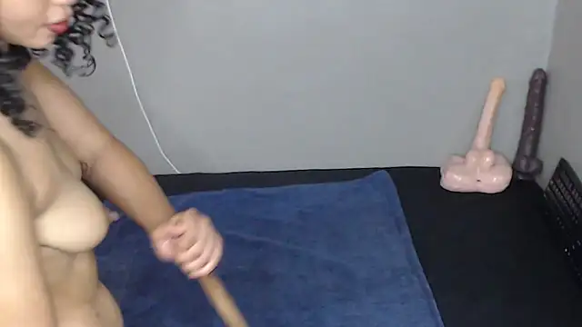 Snapshot of TrishahXo chatting on February 2026 06:24:02 AM TrishahXo online show from February 2026 06:24:02 AM