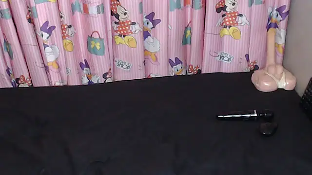 TrishahXo online show from June 2026 07:24:01 PM