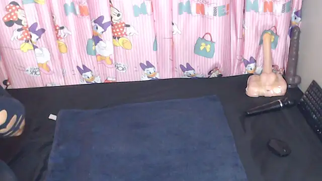 TrishahXo online show from April 2026 04:04:02 PM