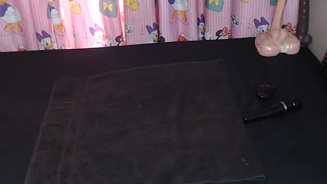 TrishahXo online show from May 2026 10:15:02 AM