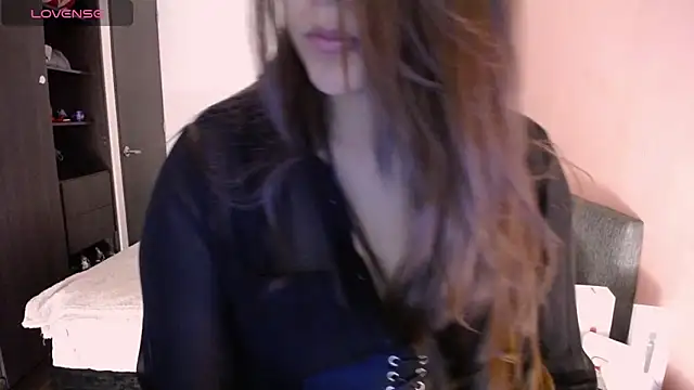 Mia 1120 online show from December 2025 07:19:02 PM