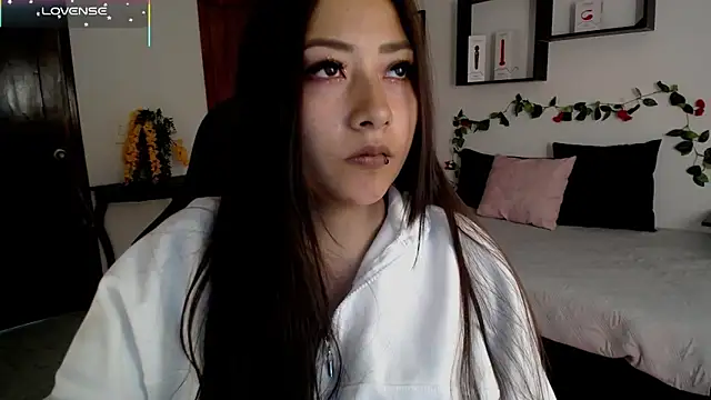 Mia 1120 online show from November 2025 08:23:01 PM