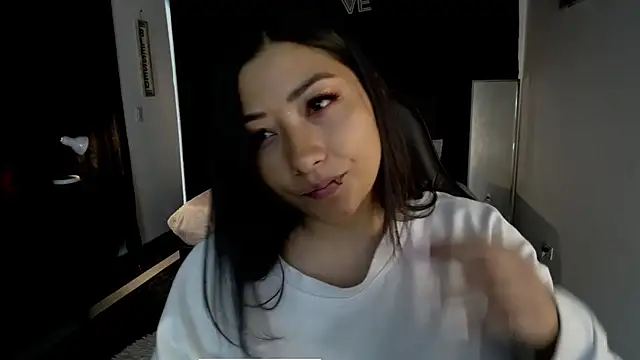 Mia 1120 online show from September 2025 05:33:02 PM