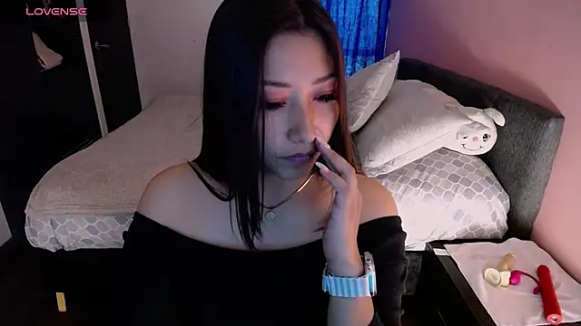 Mia 1120 online show from April 2026 04:55:01 PM