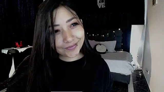 Mia 1120 online show from September 2025 04:39:02 PM
