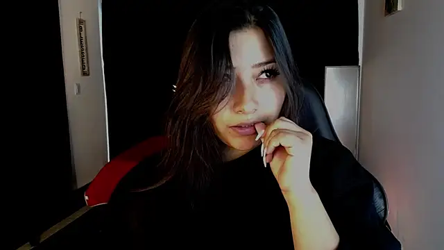 Mia 1120 online show from September 2025 07:51:02 PM