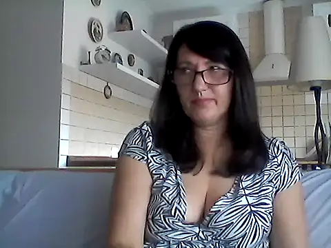 Snapshot of Elena48324 chatting on July 2026 07:20:01 AM Elena48324 online show from July 2026 07:20:01 AM