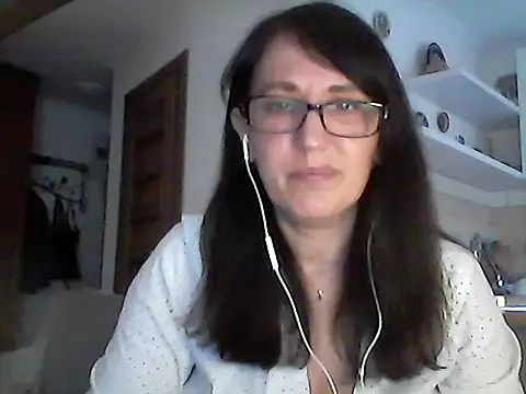 Snapshot of Elena48324 chatting on June 2026 05:28:02 PM Elena48324 online show from June 2026 05:28:02 PM