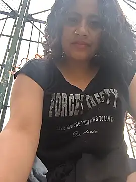 Yaya watson online show from December 2025 06:32:01 PM