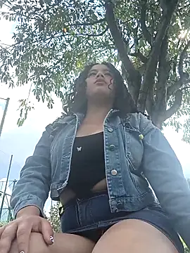 Yaya watson online show from December 2025 06:57:01 PM