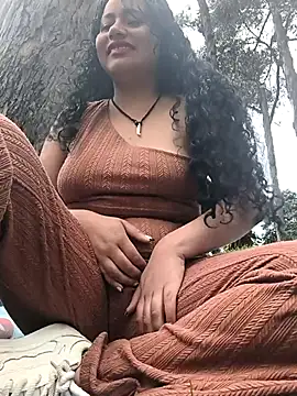 Yaya watson online show from April 2026 07:10:02 PM