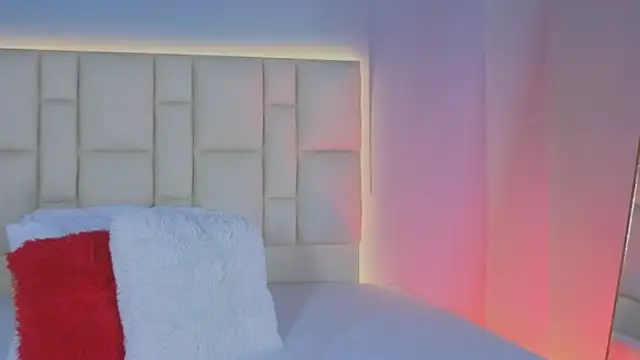 Snapshot of Zafiro__Brown chatting on November 2025 01:12:02 PM Zafiro Brown online show from November 2025 01:12:02 PM