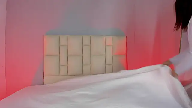 Zafiro  Brown online show from January 2026 12:00:01 PM