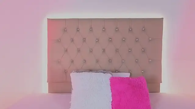 Snapshot of Zafiro__Brown chatting on November 2025 11:36:02 AM Zafiro Brown online show from November 2025 11:36:02 AM