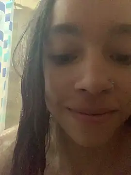 Dafne Mel online show from November 2025 11:37:01 PM