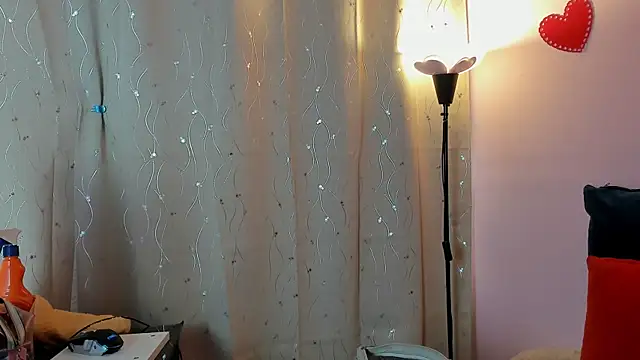 Dafne Mel online show from February 2026 12:28:01 PM