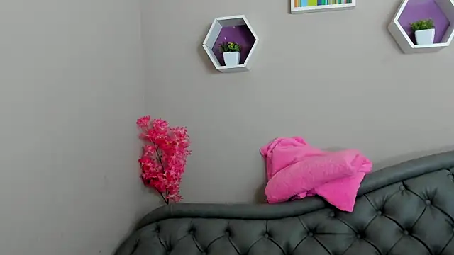 Dafne Mel online show from September 2025 12:25:02 PM
