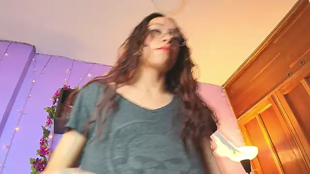 Dafne Mel online show from November 2025 12:33:02 PM