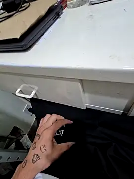 Saraiva2002 online show from December 2025 12:42:02 PM