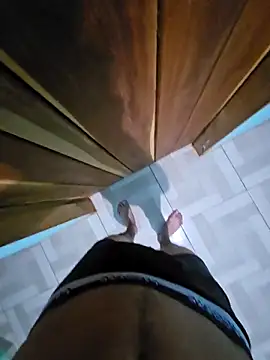 Saraiva2002 online show from November 2025 01:50:01 AM