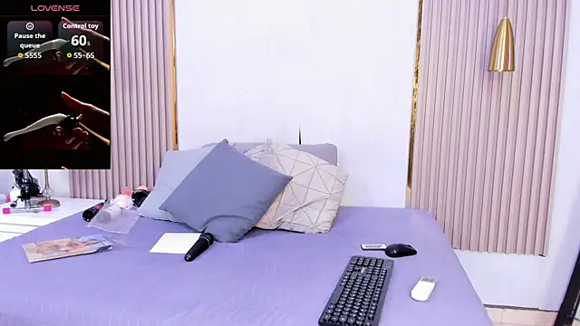 Skylar Smith  online show from November 2025 12:38:02 PM