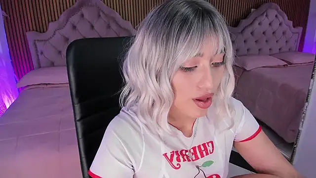 Starbutterflyy  online show from April 2026 05:14:02 AM