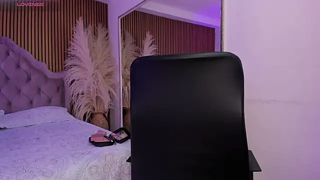 Snapshot of Starbutterflyy_ chatting on February 2026 05:47:01 AM Starbutterflyy online show from February 2026 05:47:01 AM