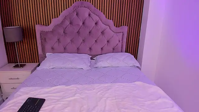 Starbutterflyy  online show from November 2025 04:11:01 AM