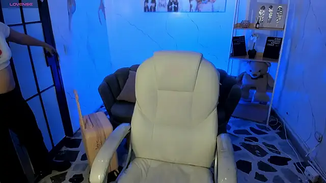 Starbutterflyy  online show from October 2025 03:52:02 AM