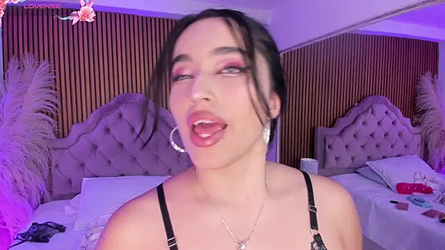 Starbutterflyy  online show from March 2026 05:09:01 AM