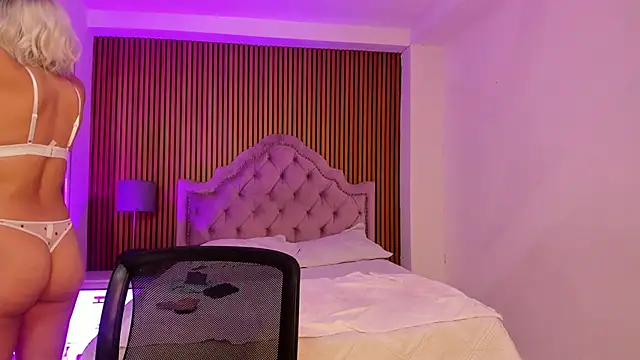 Starbutterflyy  online show from November 2025 04:06:01 AM