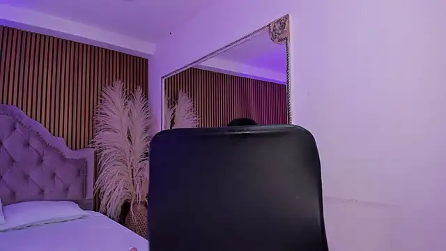 Snapshot of Starbutterflyy_ chatting on February 2026 04:54:01 AM Starbutterflyy online show from February 2026 04:54:01 AM