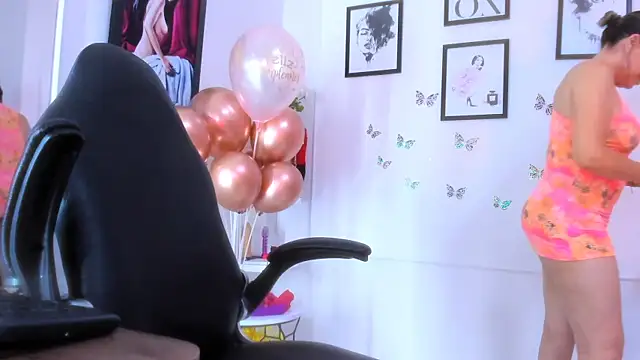 Ariana costa online show from November 2025 02:09:02 PM