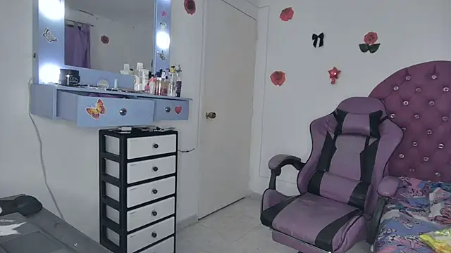Snapshot of soffy_rosses chatting on June 2026 01:55:01 AM soffy rosses online show from June 2026 01:55:01 AM