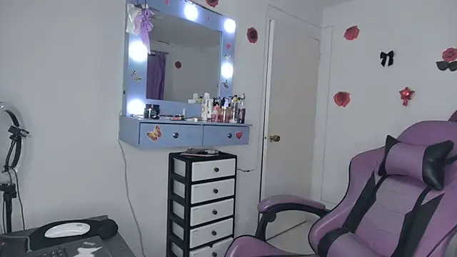 Snapshot of soffy_rosses chatting on June 2026 01:54:01 AM soffy rosses online show from June 2026 01:54:01 AM