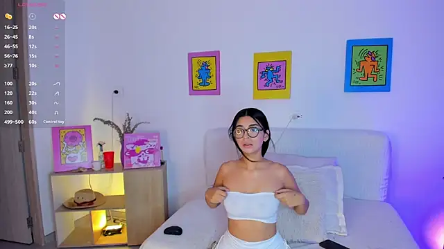 Snapshot of AprilAddams_ chatting on September 2025 09:20:01 PM AprilAddams  online show from September 2025 09:20:01 PM