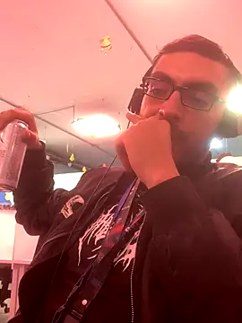 malek xarx  online show from December 2025 05:11:01 PM