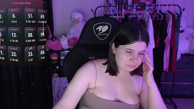 AmyVibess online show from June 2026 07:14:02 PM