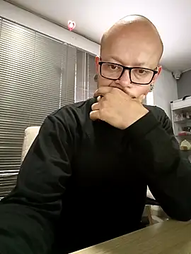 Snapshot of zain_kreigger chatting on September 2025 05:35:02 PM zain kreigger online show from September 2025 05:35:02 PM