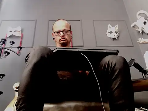 Snapshot of zain_kreigger chatting on November 2025 01:26:02 PM zain kreigger online show from November 2025 01:26:02 PM