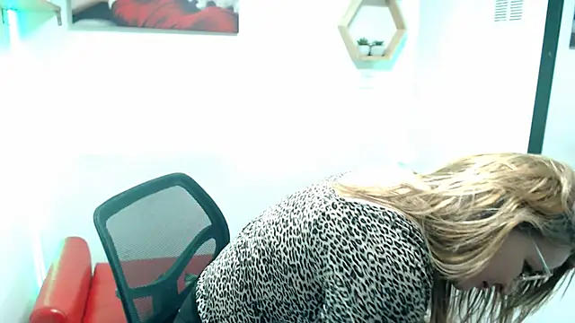 Snapshot of DIVAX_MONSERRAT chatting on June 2026 07:41:01 PM DIVAX MONSERRAT online show from June 2026 07:41:01 PM