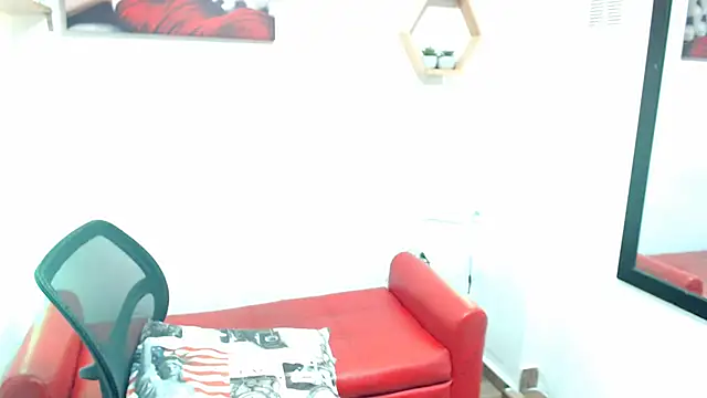 Snapshot of DIVAX_MONSERRAT chatting on June 2026 06:39:02 PM DIVAX MONSERRAT online show from June 2026 06:39:02 PM