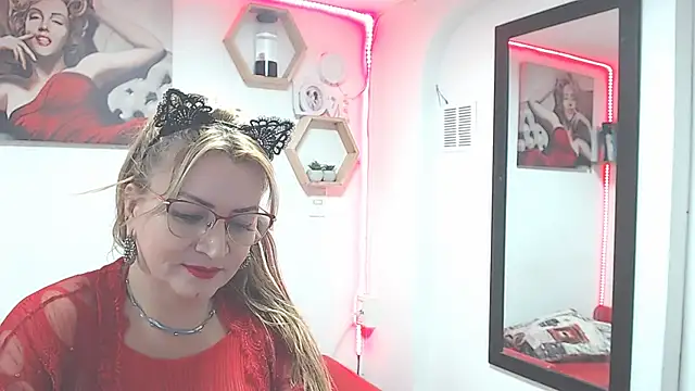 DIVAX MONSERRAT online show from October 2025 03:59:02 PM