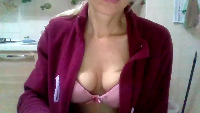 Kelly80 online show from April 2026 02:48:01 AM