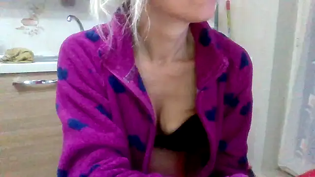 Snapshot of Kelly80 chatting on November 2025 06:52:01 PM Kelly80 online show from November 2025 06:52:01 PM