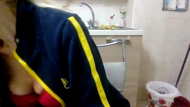 Snapshot of Kelly80 chatting on November 2025 03:50:02 AM Kelly80 online show from November 2025 03:50:02 AM