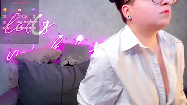 Snapshot of Michelle_Wilsson chatting on November 2025 06:51:02 AM Michelle Wilsson online show from November 2025 06:51:02 AM