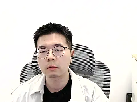 Snapshot of Adzard65 chatting on October 2025 02:16:02 PM Adzard65 online show from October 2025 02:16:02 PM